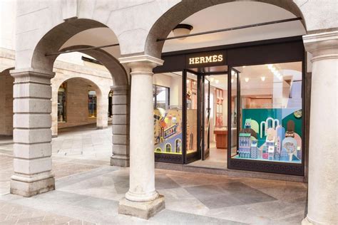 Hermès unveils the metamorphosis of its store in Lugano, 